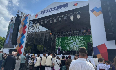 Zeci de meșteri populari de peste Prut, dar și de la noi și-au dat întâlnire la festivalul Tradițiilor Românești care are loc în acest weekend în PMAN. Ce au putut admira și cumpăra vizitatorii - VIDEO