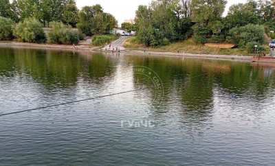 Tragic. Un tânăr a murit, după ce s-a lovit de un cablu al feribotului în timp ce se plimba pe Nistru cu un scuter acvatic. O altă persoană - transportată la spital - FOTO