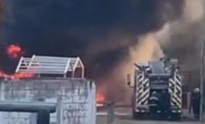 Tiraspolul, sub fum: Incendiu la un depozit de anvelope. Mai multe echipaje de pompieri au intervenit – VIDEO
