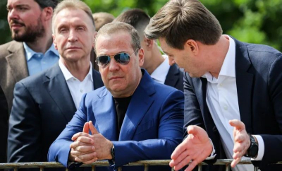„Balansul politic” al lui Trump, luat în derâdere de Medvedev. Rusia își va continua războiul, indiferent de promisiunile SUA