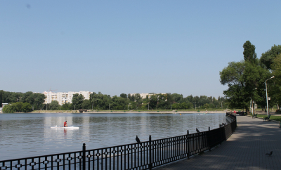 Un bărbat - găsit mort într-un parc din capitală. Ce spune poliția