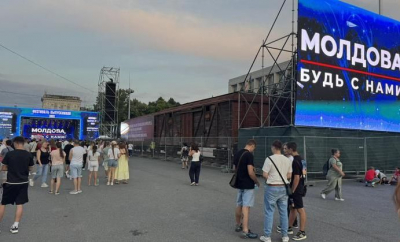 Concert cu artiști pro-Putin organizat în centrul Chișinăului, lângă vagoanele deportărilor: Val de critici și acuzații între Guvern și Primărie - VIDEO