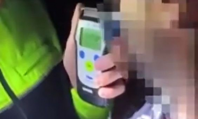 Un bărbat fără permis de conducere și băut criță, prins la ghidonul unei motociclete, la Ialoveni. Ce spun polițiștii - VIDEO