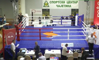 Scandal la Campionatul European de box pentru școlari: Antrenor descalificat după ce a agresat arbitrul în finală - VIDEO