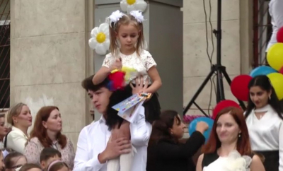 Prima zi de școală, între emoții și flori: peste 1.200 de școli din Moldova și-au deschis ușile pentru un nou an - VIDEO