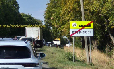 Două mașini au ajuns în șanț în urma unui accident la Orhei. În zonă s-au format ambuteiaje – FOTO/VIDEO
