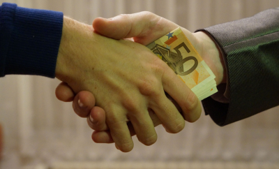 Corupția electorală nu e un „cadou”: Autoritățile avertizează asupra riscurilor legale ale cumpărării voturilor