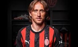 Luka Modrić rescrie istoria pe San Siro: croatul aduce victoria lui AC Milan cu un gol decisiv în fața Bolognei - VIDEO