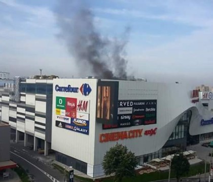 Un incendiu a izbucnit la Mega Mall, cel mai mare centru comercial din Bucuresti