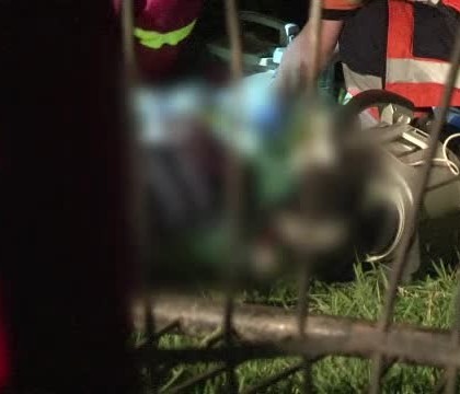 Un tanar de 17 ani, in stare grava la spital dupa ce o poarta s-a prabusit peste el. Baiatul incerca sa faca un ban cinstit