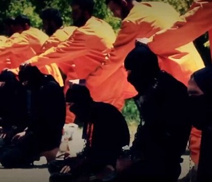 13 jihadisti ISIS, executati de Armata Islamului, o grupare de rebeli sirieni: "Allah da boala, Allah da remediul" 13 jihadisti ISIS, executati de Armata Islamului, o grupare de rebeli sirieni: "Allah da boala, Allah da remediul"