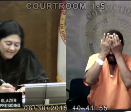 Revedere neasteptata intr-un tribunal din Miami. Un hot a inceput sa planga de rusine cand a vazut cine este judecatorul Revedere neasteptata intr-un tribunal din Miami. Un hot a inceput sa planga de rusine cand a vazut cine este judecatorul