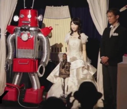 VIDEO. Cum s-a desfasurat prima casatorie intre doi roboti VIDEO. Cum s-a desfasurat prima casatorie intre doi roboti