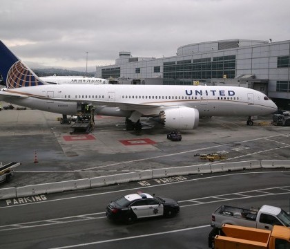 Avioanele companiei United Airlines sunt oprite la sol din cauza unei erori a unui sistem informatic
