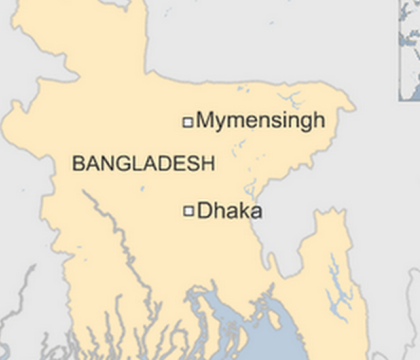 Sute de sarmani s-au calcat in picioare pentru haine gratuite, in Bangladesh. Sunt cel putin 23 de victime