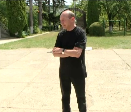 Doliu in familia lui Traian Basescu. Socrul fostului presedinte, inmormantat sambata cu onoruri militare Doliu in familia lui Traian Basescu. Socrul fostului presedinte, inmormantat sambata cu onoruri militare