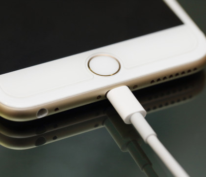 A fost arestat imediat. Unde si-a incarcat acest barbat din Londra telefonul mobil