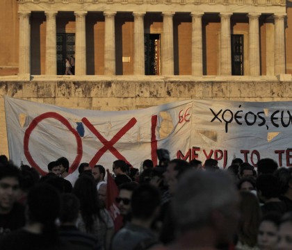 Parlamentul grec a aprobat al doilea pachet de masuri de austeritate. Chiar si Yanis Varoufakis a votat "da" Parlamentul grec a aprobat al doilea pachet de masuri de austeritate. Chiar si Yanis Varoufakis a votat "da"
