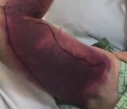 Si-a dorit un selfie cu sarpele, iar acum trebuie sa plateasca 153.000 de dolari pentru acea poza. VIDEO
