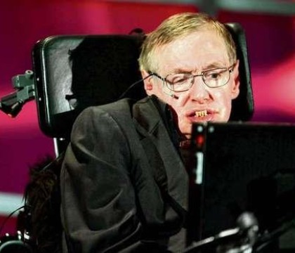 Stephen Hawking a facut primul pas in lupta cu inteligenta artificiala: "Daca nu ne oprim, razboiul este inevitabil!"