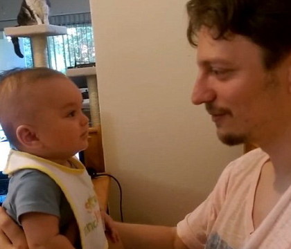 Clipul care a ajuns viral pe internet. Ce se intampla cu acest bebelus la cateva secunde dupa ce tatal ii spune"te iubesc" Clipul care a ajuns viral pe internet. Ce se intampla cu acest bebelus la cateva secunde dupa ce tatal ii spune"te iubesc"