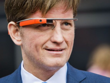 Cat de putin costa, de fapt, ochelarii Google Glass, pe care gigantul ii vinde cu 1.500 dolari Cat de putin costa, de fapt, ochelarii Google Glass, pe care gigantul ii vinde cu 1.500 dolari