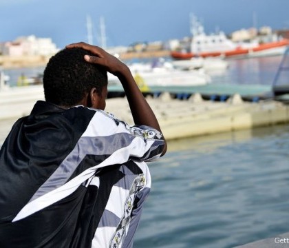 S-a ascuns in portbagajul unei masini, intr-o valiza. Sfarsitul tragic al unui imigrant ce voia sa ajunga in Spania S-a ascuns in portbagajul unei masini, intr-o valiza. Sfarsitul tragic al unui imigrant ce voia sa ajunga in Spania