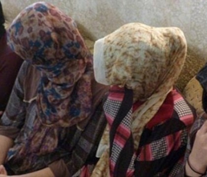 ISIS a executat 19 tinere, care au refuzat sa devina sclave sexuale. Cu cat este vanduta o fetita de 9 ani in Statul Islamic ISIS a executat 19 tinere, care au refuzat sa devina sclave sexuale. Cu cat este vanduta o fetita de 9 ani in Statul Islamic