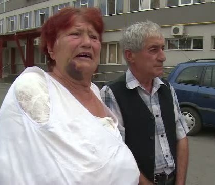 O cearta pornita de la o joaca de copii s-a transformat intr-un scandal violent intre oameni mari. O femeie a ajuns la spital