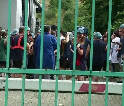 19 angajate ale unei companii germane din Cluj, intoxicate cu substanta folosita pentru podea. Toate au ajuns la spital 19 angajate ale unei companii germane din Cluj, intoxicate cu substanta folosita pentru podea. Toate au ajuns la spital