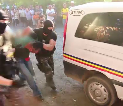 Un barbat a fugit de la locul faptei, dupa ce a omorat un tanar de 26 de ani. Unde l-au gasit mascatii dupa 2 ore de cautari