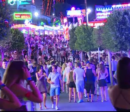 Marea Britanie trimite politisti in Spania pentru a-i tempera pe turistii scandalagii. Cum petrec britanicii in Mallorca