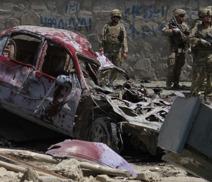 Cel putin 82 de civili morti in Siria, in urma unui bombardament asupra unui centru comercial aproape de Damasc Cel putin 82 de civili morti in Siria, in urma unui bombardament asupra unui centru comercial aproape de Damasc
