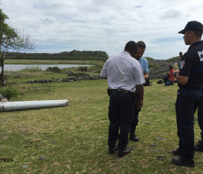 Misterul disparitiei zborului MH370 se adanceste. Investigatorii au 2 intrebari fara raspuns in legatura cu fragmentul gasit Misterul disparitiei zborului MH370 se adanceste. Investigatorii au 2 intrebari fara raspuns in legatura cu fragmentul gasit