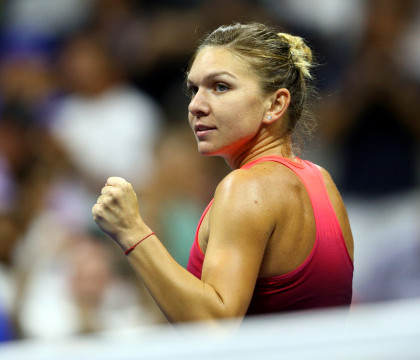 Simona Halep s-a calificat in optimile de finala de la US Open, dupa ce a invins-o pe americanca Shelby Rogers in doua seturi