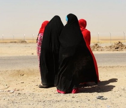 O femeie irakiana ar fi ucis un comandant al Statului Islamic, dupa ce a fost obligata sa devina sclava luptatorilor O femeie irakiana ar fi ucis un comandant al Statului Islamic, dupa ce a fost obligata sa devina sclava luptatorilor