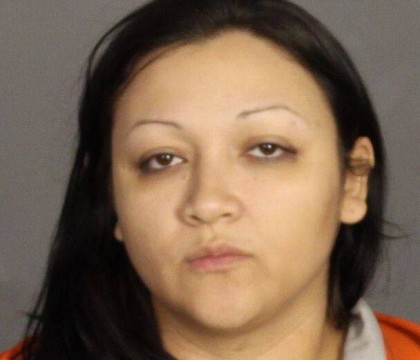 O femeie din Texas, retinuta pentru posesie de droguri, i-a socat pe politisti. Unde tinea ascuns un pistol O femeie din Texas, retinuta pentru posesie de droguri, i-a socat pe politisti. Unde tinea ascuns un pistol