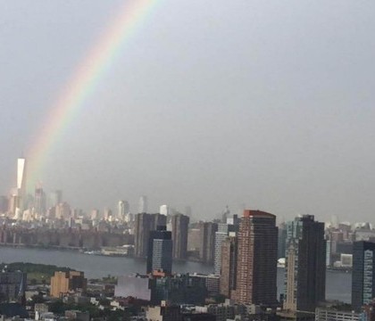 Curcubeul care aduce speranta. Fotografia spectaculoasa facuta cu o zi inainte de comemorarea a 14 ani de la 9/11 Curcubeul care aduce speranta. Fotografia spectaculoasa facuta cu o zi inainte de comemorarea a 14 ani de la 9/11
