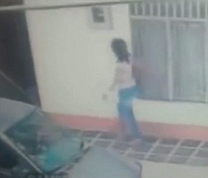 Jurnalista de 25 de ani, executata in plina strada. Autoritatile ofera o recompensa celui care il recunoste pe criminal Jurnalista de 25 de ani, executata in plina strada. Autoritatile ofera o recompensa celui care il recunoste pe criminal