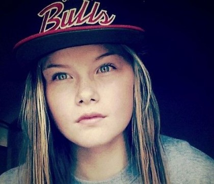 O adolescenta si-a ucis mama, ajutata de iubitul ei islamist. Tanara era obsedata de ISIS si planuia sa fuga in Siria O adolescenta si-a ucis mama, ajutata de iubitul ei islamist. Tanara era obsedata de ISIS si planuia sa fuga in Siria