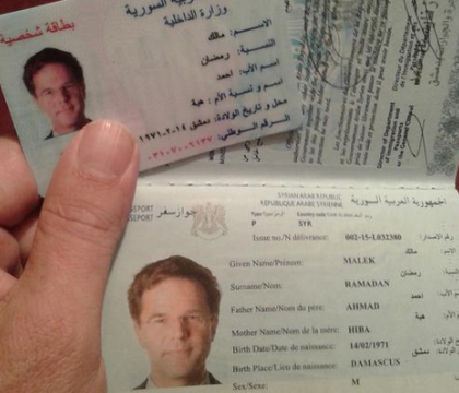 Un jurnalist a cumparat cu 750 de euro un pasaport sirian contrafacut cu fotografia premierului olandez