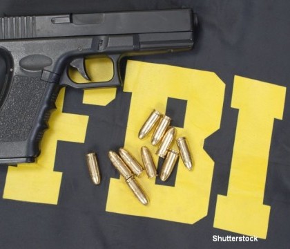 Activitatea din retelele sociale va poate aduce o acuzatie de terorism. FBI a arestat un tanar pentru retweet-urile lui