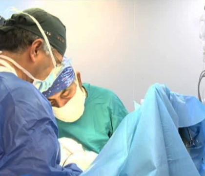 Mutilata pe viata intr-un centru comercial, in fata sotului ei. Povestea femeii a carei viata s-a schimbat intr-o clipa Mutilata pe viata intr-un centru comercial, in fata sotului ei. Povestea femeii a carei viata s-a schimbat intr-o clipa
