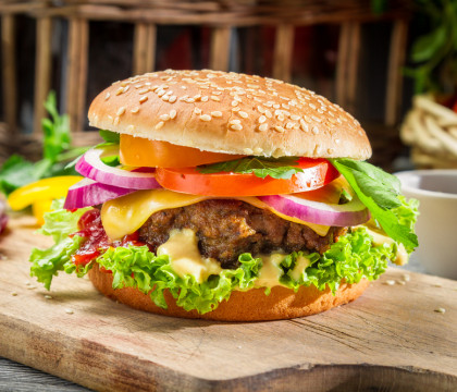 Premiera in istoria lantului de restaurante McDonald\'s. Ce va face compania, ca sa-si imbunatateasca imaginea