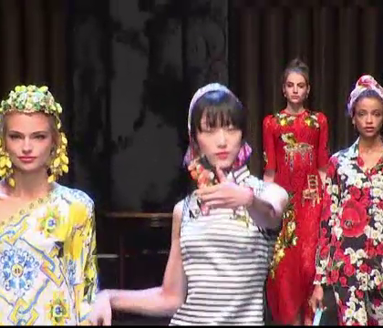 Noua colectie Dolce & Gabbana, dominata de moda anilor \'50. Designerii au adus un omagiu tarii lor natale