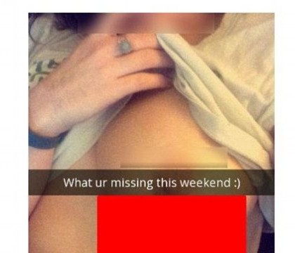 FOTO - A vrut sa-si starneasca iubitul cu o poza sexy trimisa pe telefon, insa poza a ajuns la seful ei. Ce raspuns a primit FOTO - A vrut sa-si starneasca iubitul cu o poza sexy trimisa pe telefon, insa poza a ajuns la seful ei. Ce raspuns a primit