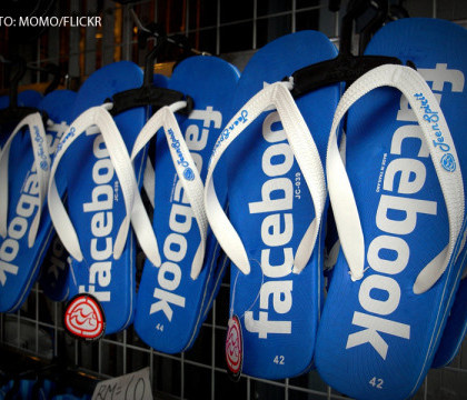 Facebook a lansat miercuri mai multe facilitati pentru utilizatori. Care este noua limba oficiala a retelei sociale