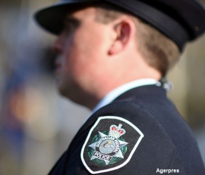Atac armat in Australia. Un barbat inarmat a atacat un sediu de politie din Sydney si a impuscat un angajat Atac armat in Australia. Un barbat inarmat a atacat un sediu de politie din Sydney si a impuscat un angajat