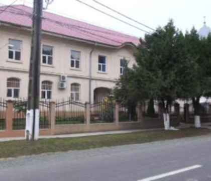 Doi elevi din Braila ar fi fost batuti de profesorii de sport in aceeasi zi, la scoli diferite. Ce masuri iau autoritatile