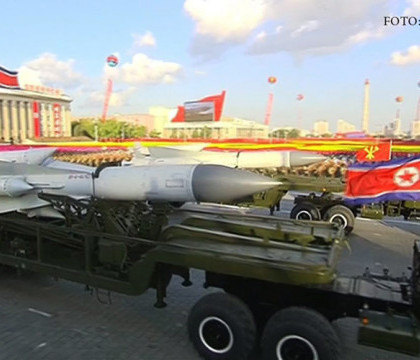 Coreea de Nord, parada militara cu tancuri, torte si rachete nucleare. Cati oameni au participat la defilare